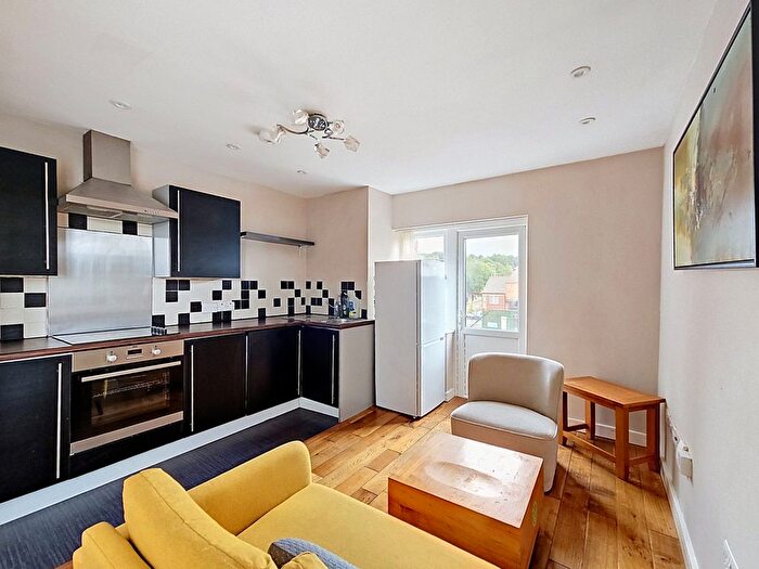 2 Bedroom Flat To Rent In West Don Street, Sheffield, S6