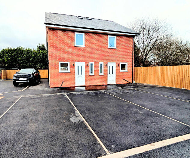 3 Bedroom Semi-Detached House To Rent In Bolton Road, Chorley, Lancashire, PR7