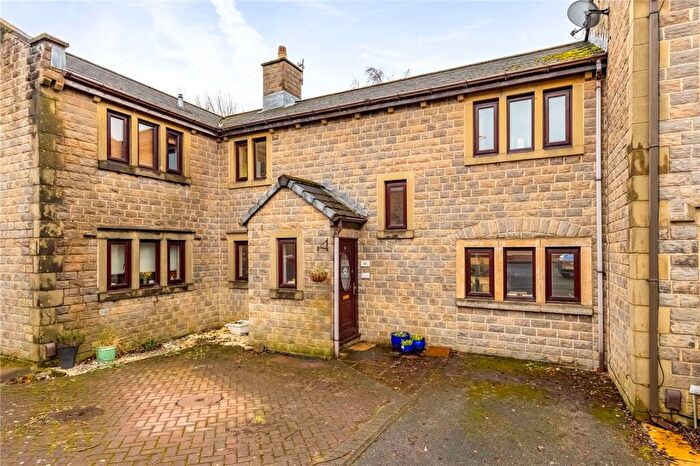 3 Bedroom Terraced House For Sale In Campinot Vale, Slaithwaite, Huddersfield, HD7