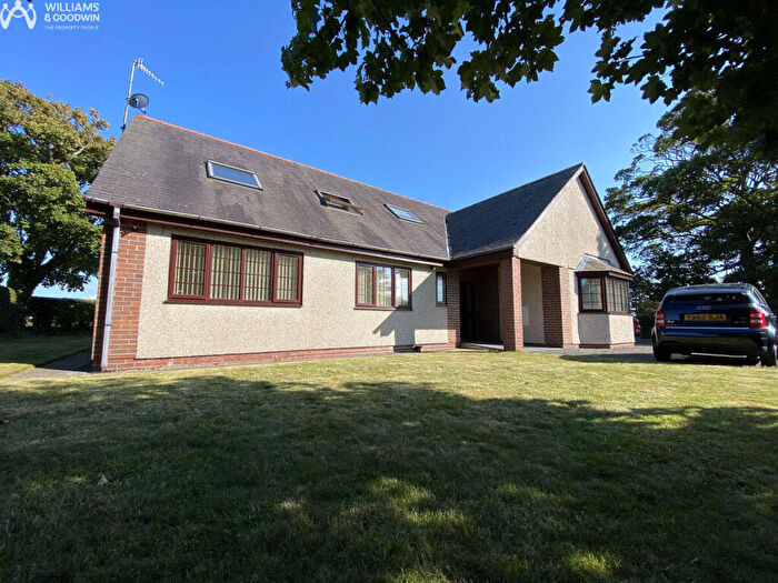 4 Bedroom Bungalow For Sale In Gwalchmai, Holyhead, Anglesey, LL65