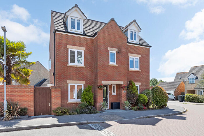 5 Bedroom Detached House For Sale In Old Farm Road, Trowbridge, BA14