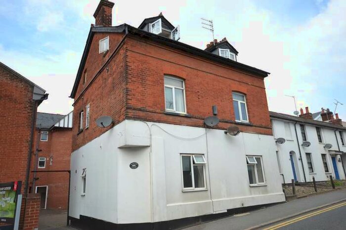 2 Bedroom Flat To Rent In Masons Court, Stansted Mountfitchet, CM24