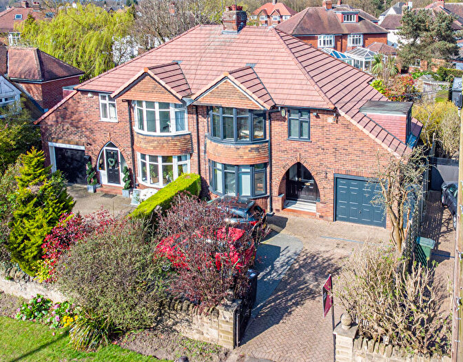 4 Bedroom Semi-Detached House For Sale In Wetherby Road, Leeds, LS17