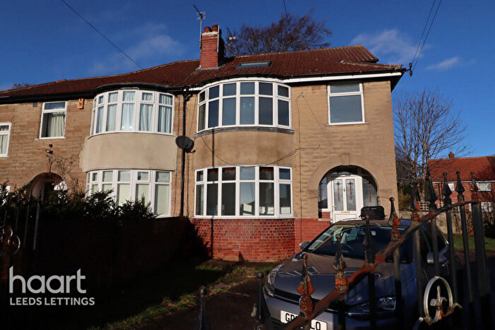 4 Bedroom Semi Detached House To Rent In Moorland View, Leeds, LS17