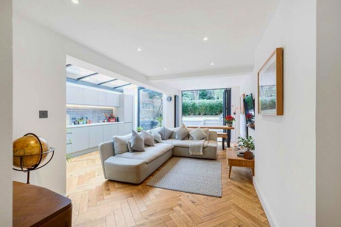 2 Bedroom Flat To Rent In Surrendale Place, London W9