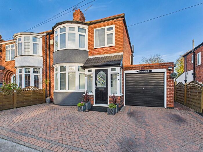 3 Bedroom Semi-Detached House For Sale In Derrymore Road, Willerby, HU10