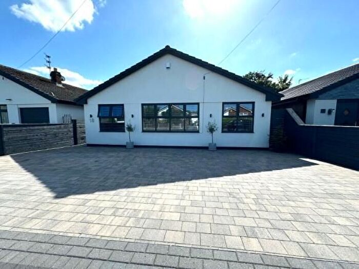 3 Bedroom Detached Bungalow For Sale In Welford Avenue, Lowton, WA3