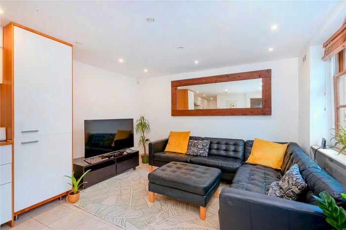 2 Bedroom Semi-Detached House For Sale In Lower Road, London, SE8