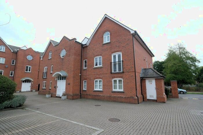 2 Bedroom Flat To Rent In Quayside Walk, SO40