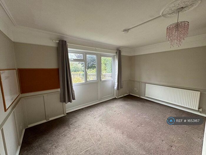 3 Bedroom Flat To Rent In Woodcock Close, Colchester, CO4