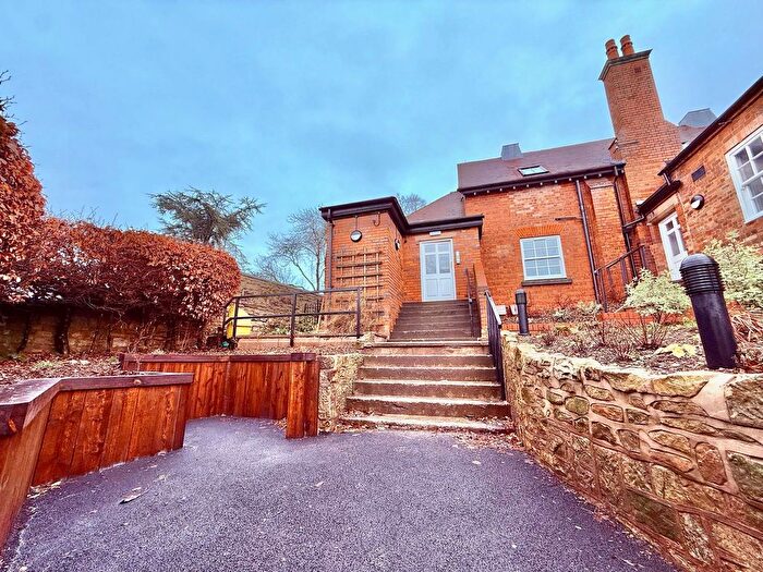 1 Bedroom Flat For Sale In Vicar Street, Sedgley, Dudley, DY3