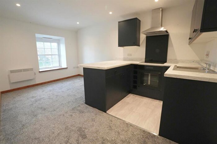 1 Bedroom Apartment To Rent In Pellon Lane, Halifax, HX1