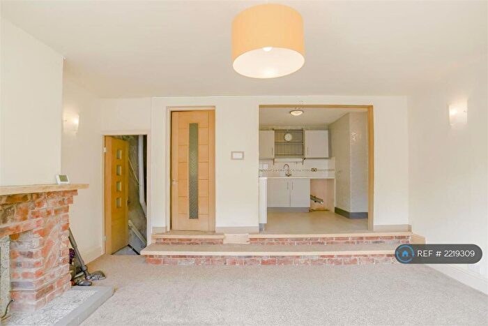 1 Bedroom Flat To Rent In Wellhouse Road, Barnoldswick, BB18