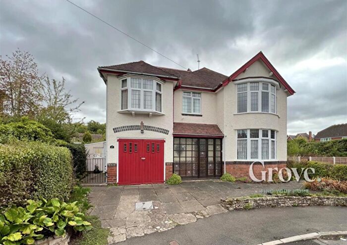 4 Bedroom Detached House For Sale In Brook Crescent, Hagley, Stourbridge, DY9