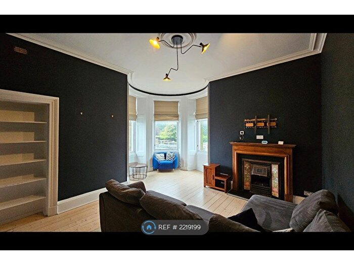 3 Bedroom Flat To Rent In Morningside Road, Edinburgh, EH10