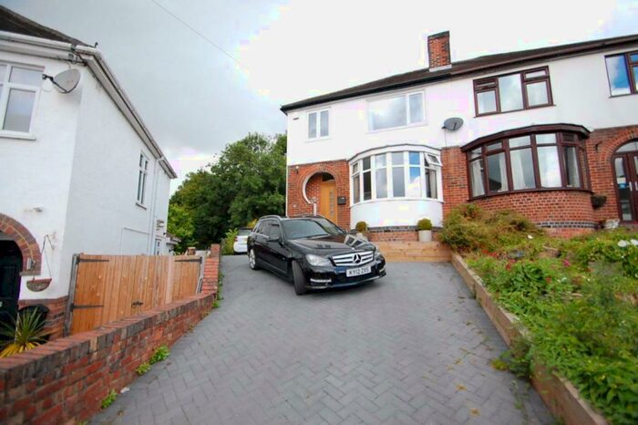 3 Bedroom House To Rent In Lyndham Avenue, Burton On Trent, DE15