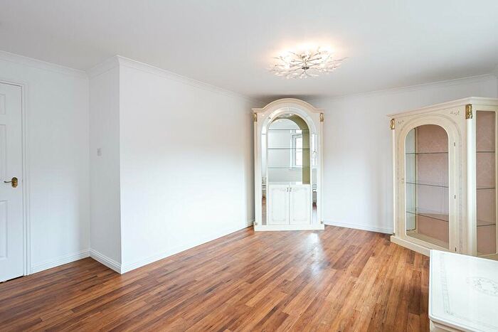 2 Bedroom Flat For Sale In Duddingston Park South, Duddingston, Edinburgh, EH15