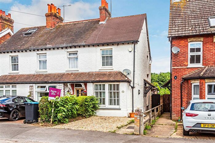 3 Bedroom Cottage To Rent In Salisbury Road, Godstone, RH9