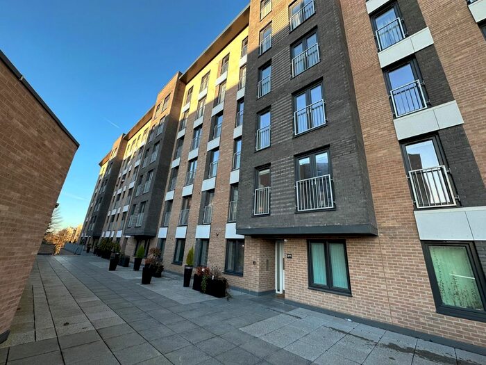 3 Bedroom Flat To Rent In Bell Street, Glasgow, G4