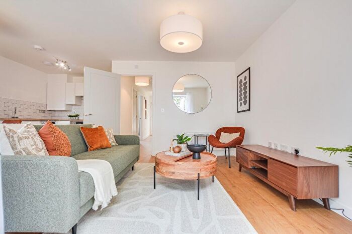 2 Bedroom End Of Terrace House To Rent In Ridding Road, DH7