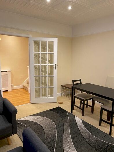 4 Bedroom Terraced House To Rent In Broadwater Road, London, SW17