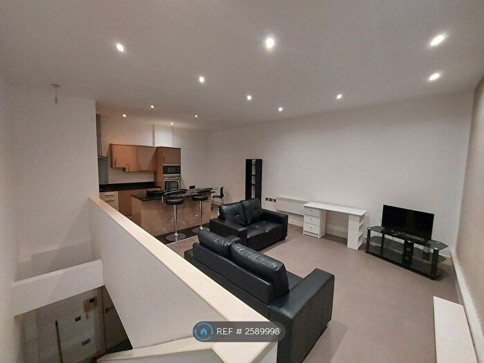 2 Bedroom Flat To Rent In The Axis, Nottingham, NG1