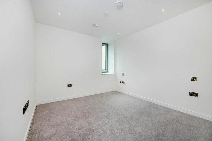 2 Bedroom Flat To Rent In Buckhold Road, London, SW18