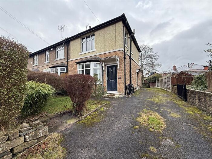 3 Bedroom Semi Detached House For Sale In Spire Hollin, Glossop, SK13