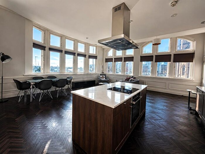2 Bedroom Flat To Rent In Water Street, Liverpool, L3