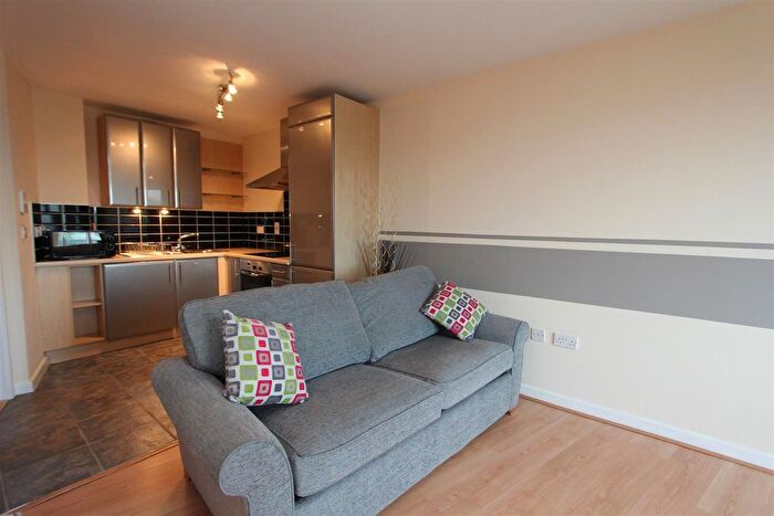 1 Bedroom Flat To Rent In Elmwood Lane, Leeds, LS2