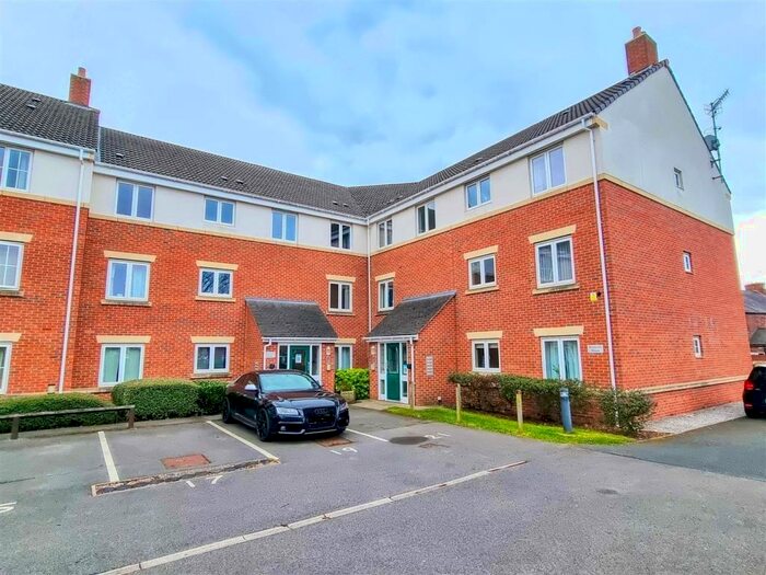 2 Bedroom Flat To Rent In Moorcroft House, Archdale Close, Chesterfield, S40