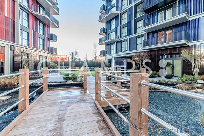 2 Bedroom Flat To Rent In Cascade Way, W12