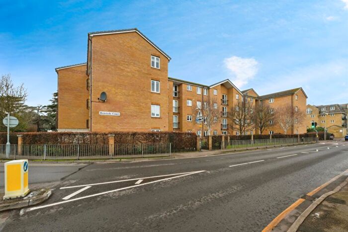 2 Bedroom Apartment For Sale In Brocket Road, Hoddesdon, EN11