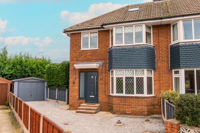 3 Bedroom Semi-Detached House To Rent In Woolgreaves Avenue, Wakefield, WF2