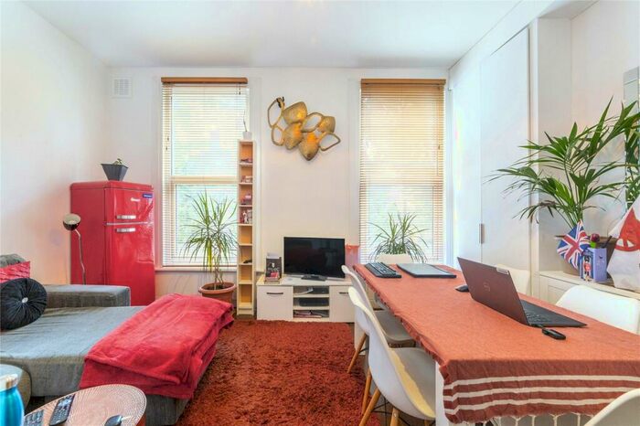 1 Bedroom Flat To Rent In Hornsey Road, Holloway, N7