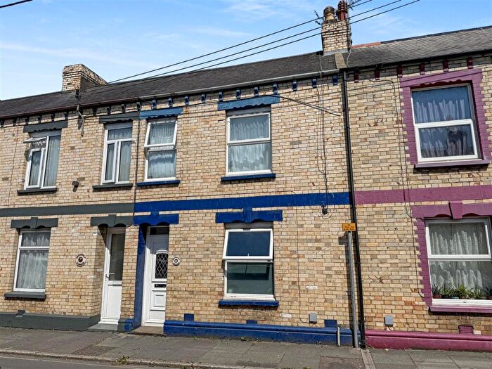 3 Bedroom Terraced House For Sale In Brookdale Terrace, Barnstaple, EX32