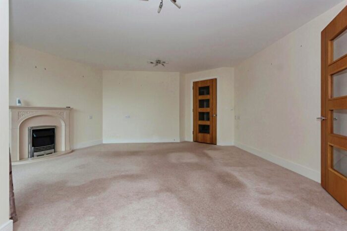 2 Bedroom Retirement Property For Sale In Stratford Road, Shirley, Solihull, B90
