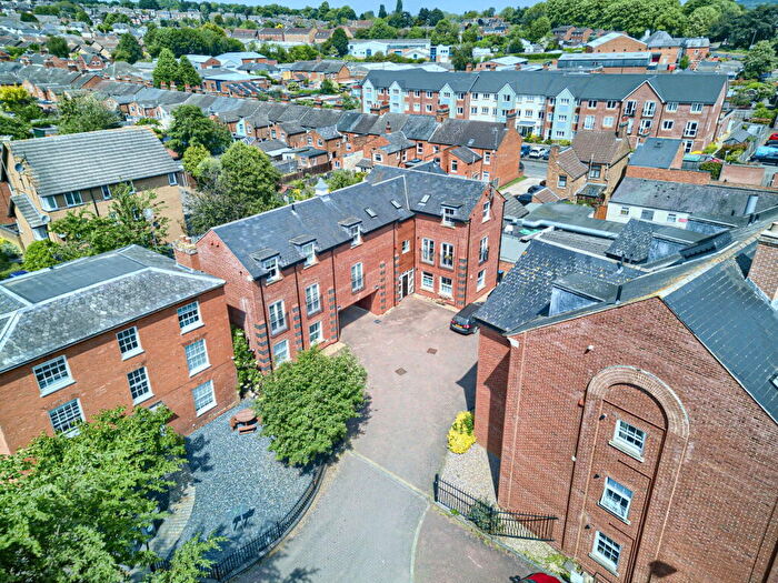 2 Bedroom Flat For Sale In St Marys Road, Market Harborough, LE16