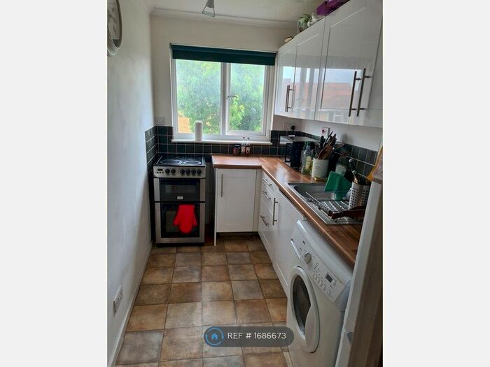 1 Bedroom Flat To Rent In Tamworth Drive, Shaw, Swindon, SN5