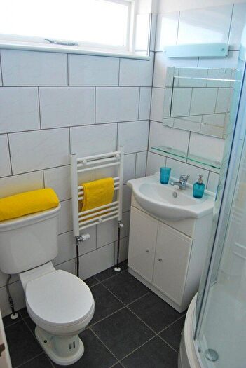 1 Bedroom Terraced House To Rent In Rooms Available - Bed Student Home - Headcorn Drive, Canterbury, CT2