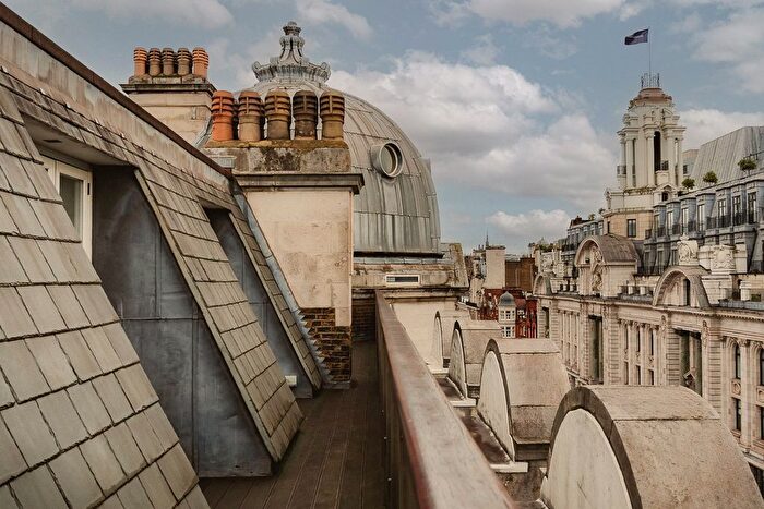 3 Bedroom Flat For Sale In Welbeck Street, Marylebone, London, W1G