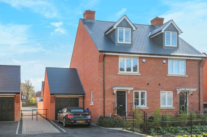 3 Bedroom Town House To Rent In Ascot, Berkshire, SL5