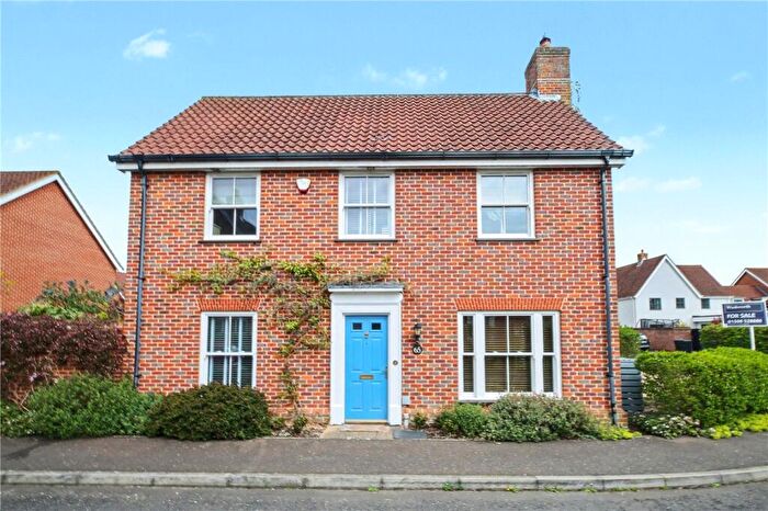 3 Bedroom Link Detached House For Sale In Ryefield Road, Mulbarton, Norwich, Norfolk, NR14