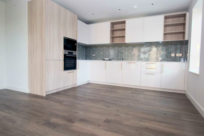 2 Bedroom Apartment To Rent In Blenheim Mansions, N8