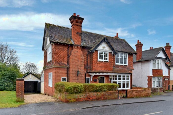 5 Bedroom Detached House To Rent In Boyn Hill Road, Maidenhead, Berkshire, SL6