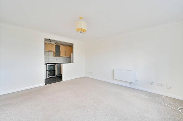 2 Bedroom Flat For Sale In Regents Court, Kingston, Kingston Upon Thames, KT2