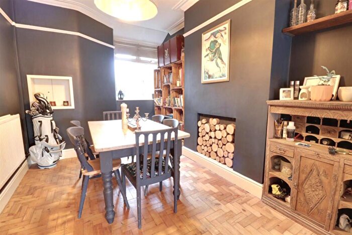 3 Bedroom Terraced House For Sale In Gainsborough Road, Crewe, CW2