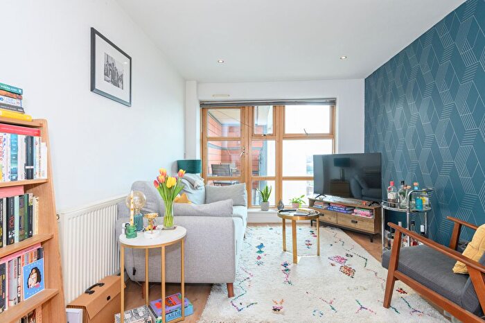 1 Bedroom Flat For Sale In Balmoral Place, Brewery Wharf, LS10