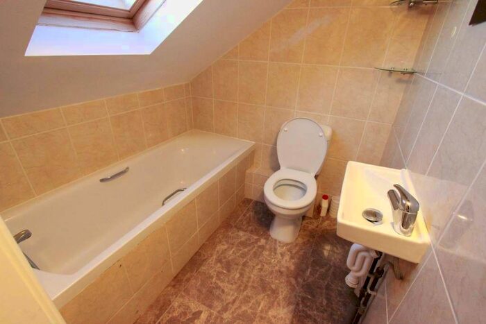 3 Bedroom Flat To Rent In Lyndhurst Road, London, N22