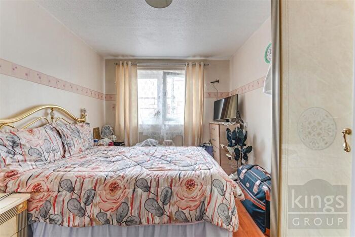1 Bedroom Flat For Sale In Strand Place, Edmonton, N18